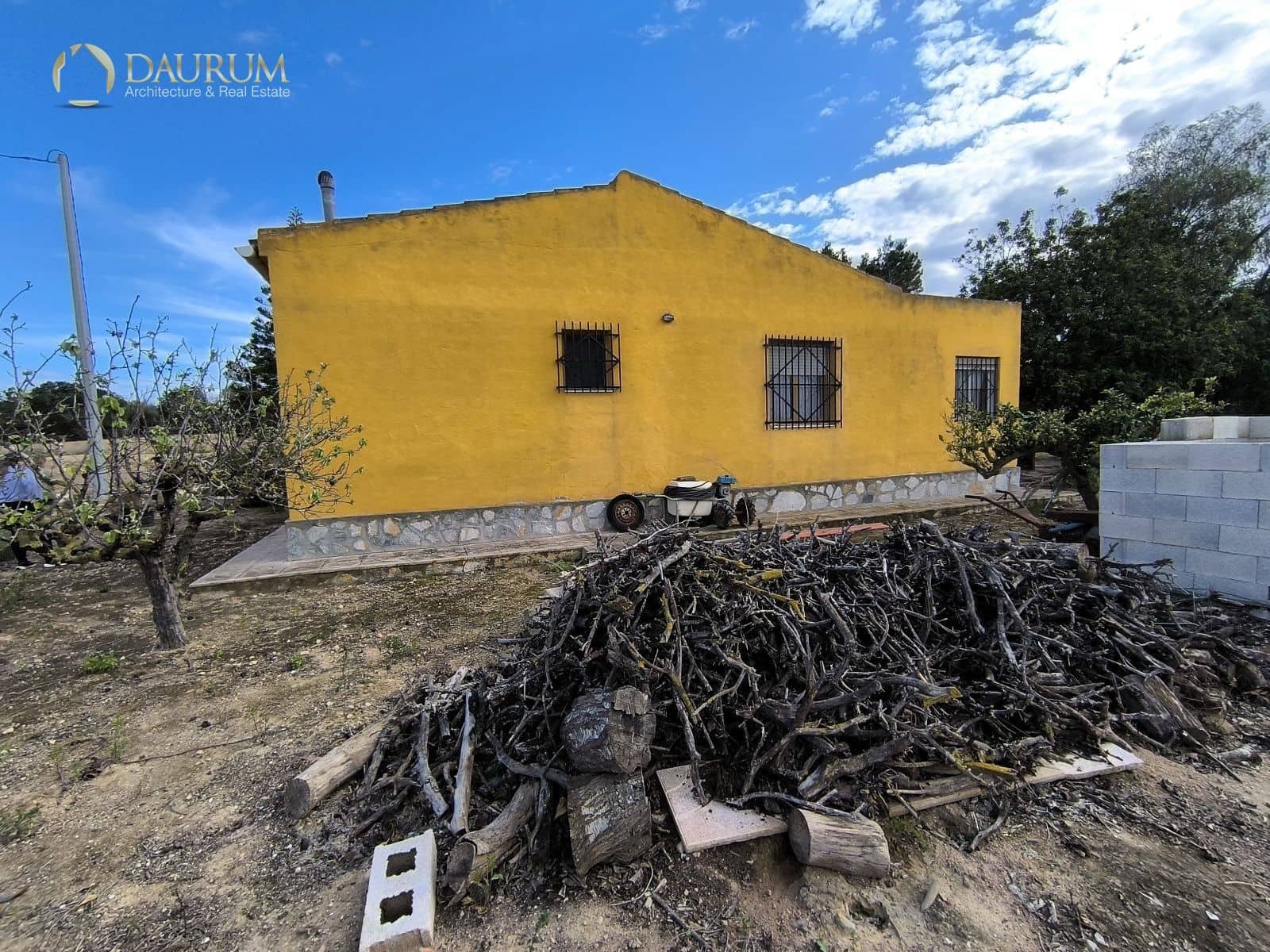 4 bedroom Villa for sale in La Marina with garage - € 320,000 (Ref: 9386469)