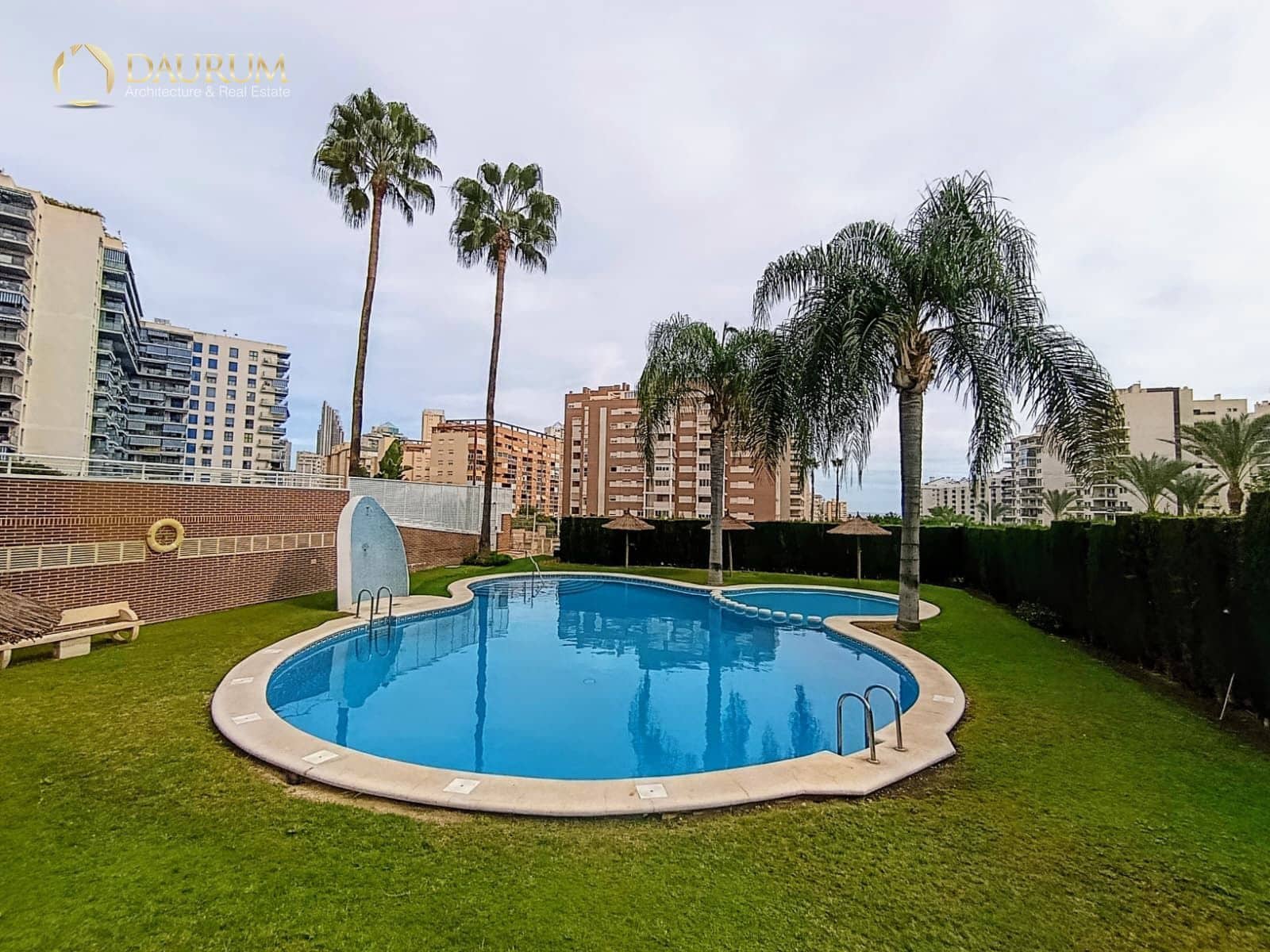 2 bedroom Flat for sale in La Villajoyosa / Vila Joiosa with pool garage - € 220,000 (Ref: 9386470)