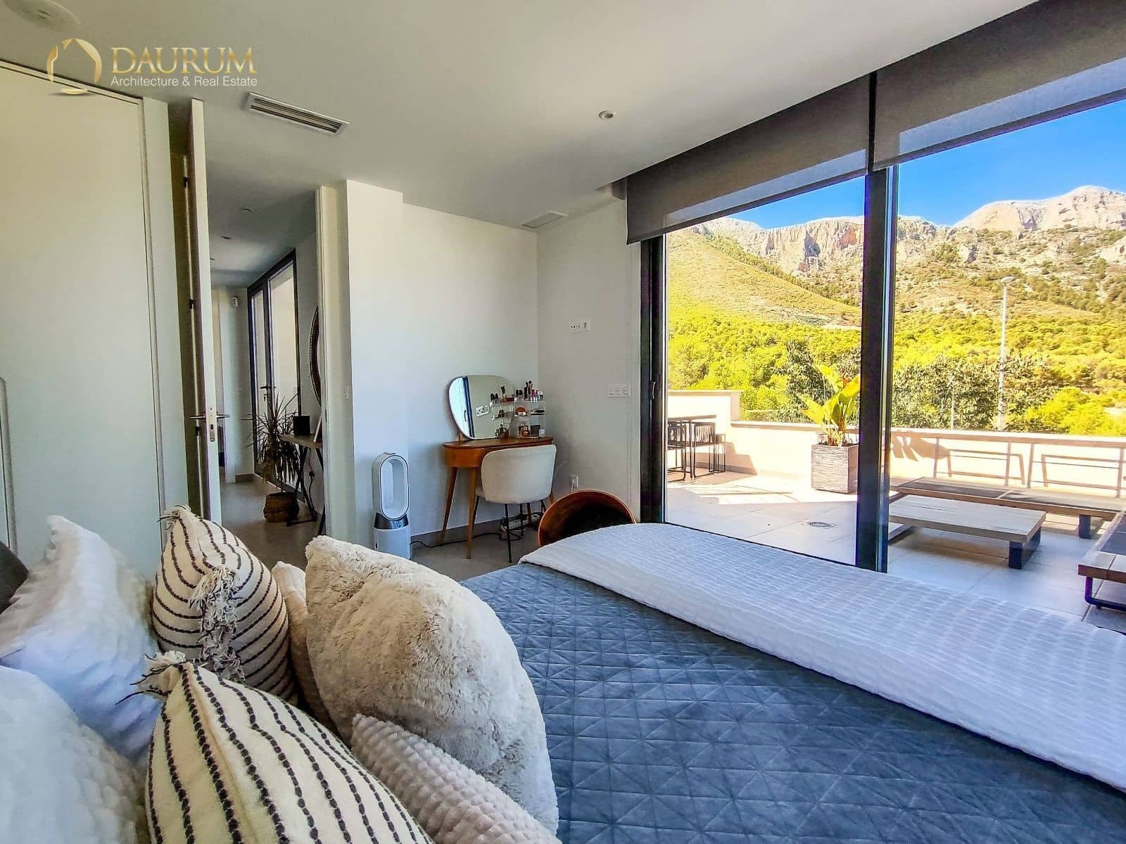 Chalet de 4 habitaciones en Polop en venta con piscina garaje - 595.000 € (Ref: 9388377)