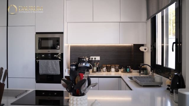 Chalet de 4 habitaciones en Polop en venta con piscina garaje - 595.000 € (Ref: 9388377)