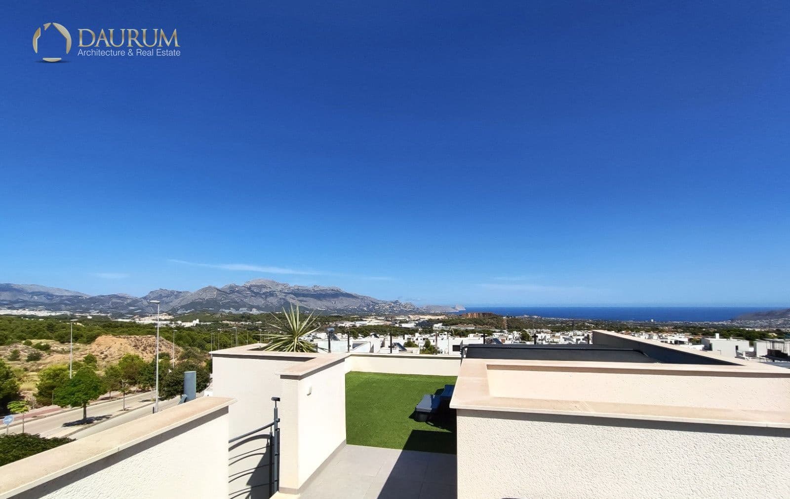 Chalet de 4 habitaciones en Polop en venta con piscina garaje - 595.000 € (Ref: 9388377)