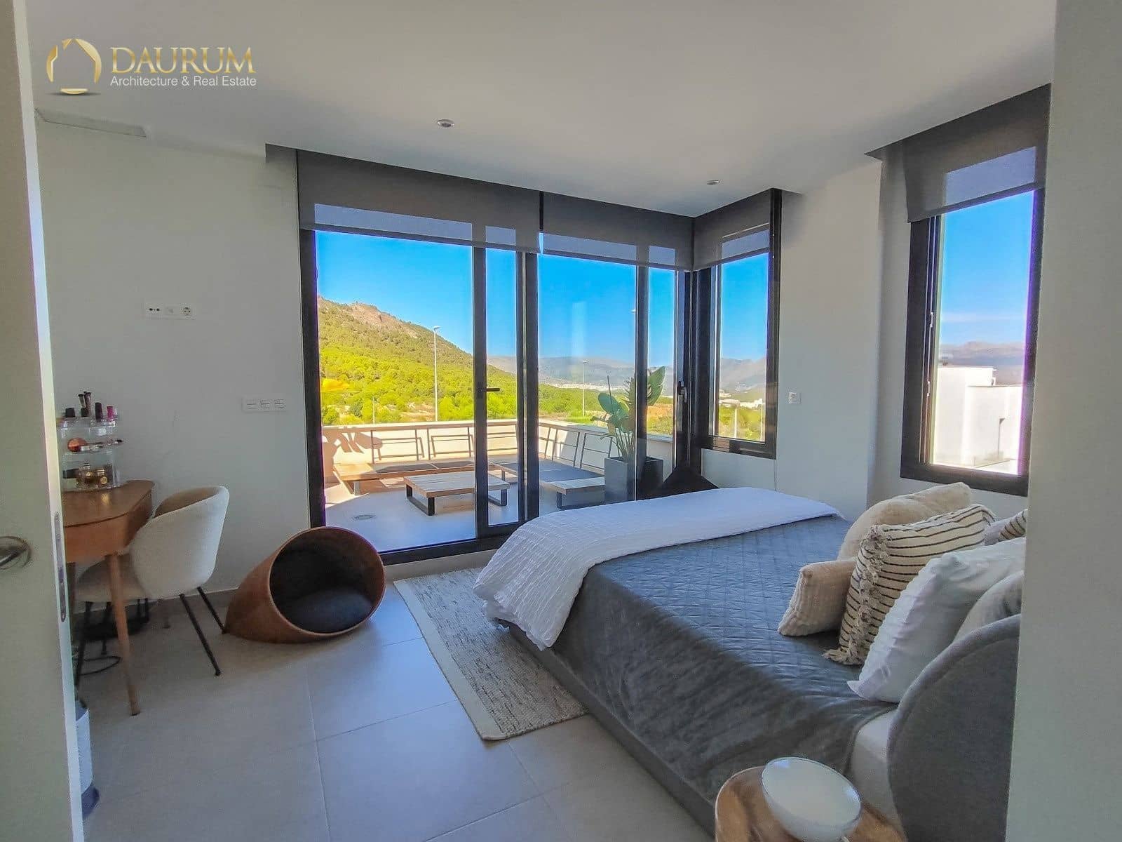 Chalet de 4 habitaciones en Polop en venta con piscina garaje - 595.000 € (Ref: 9388377)