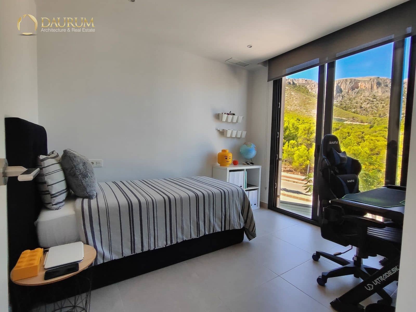 Chalet de 4 habitaciones en Polop en venta con piscina garaje - 595.000 € (Ref: 9388377)