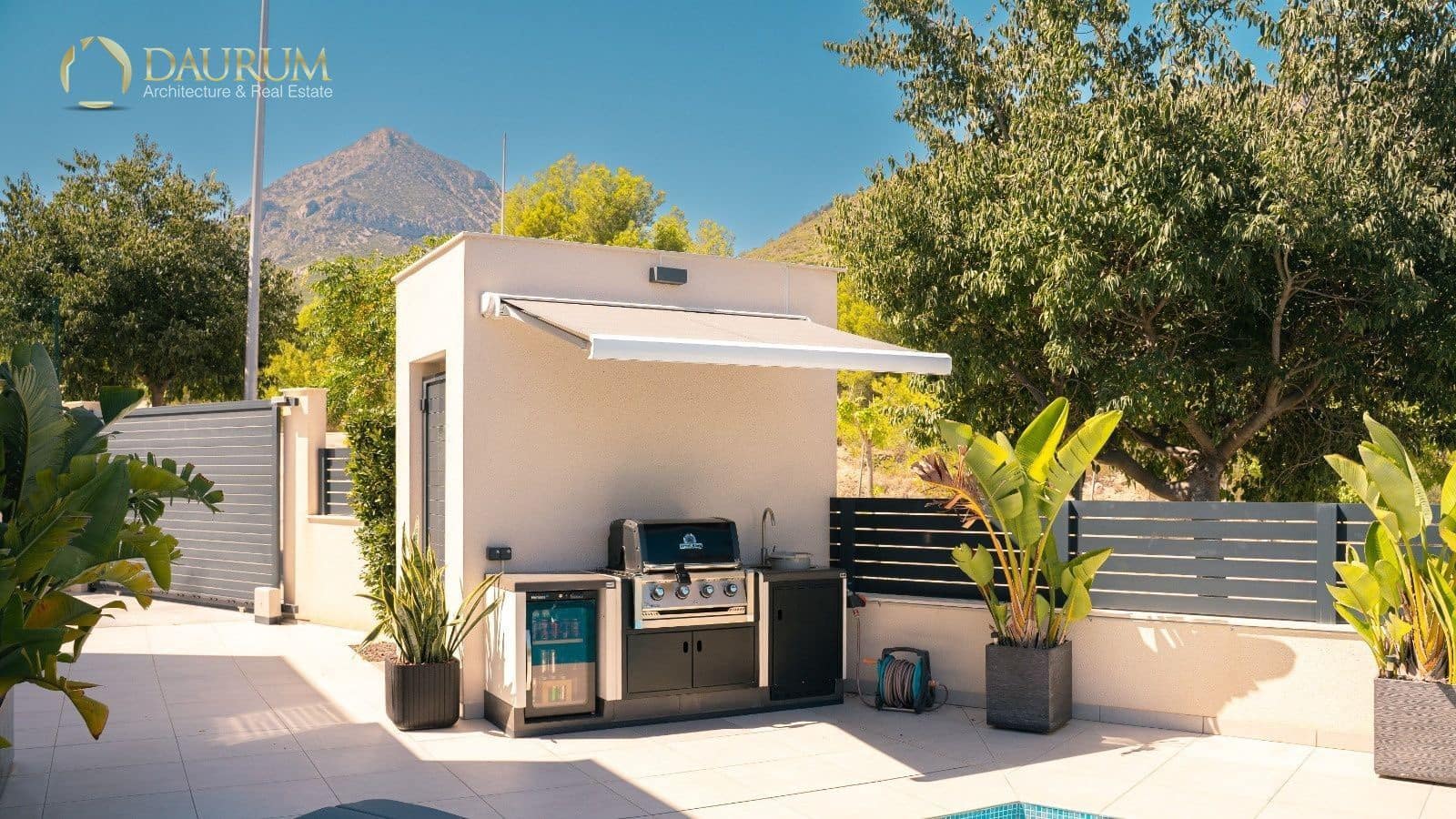 Chalet de 4 habitaciones en Polop en venta con piscina garaje - 595.000 € (Ref: 9388377)