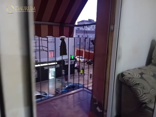 4 bedroom Flat for sale in Elche / Elx - € 87,000 (Ref: 9388624)