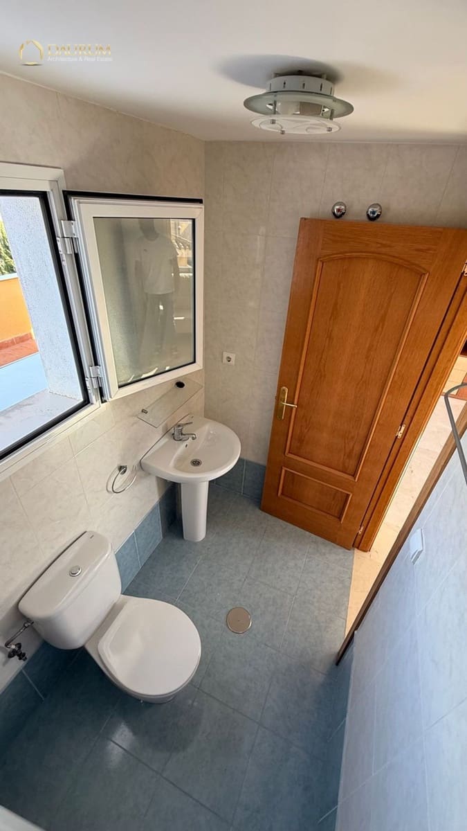 5 sypialnia Willa na sprzedaż w Miasto Alicante / Alacant z basenem garażem - 690 000 € (Ref: 9389990)