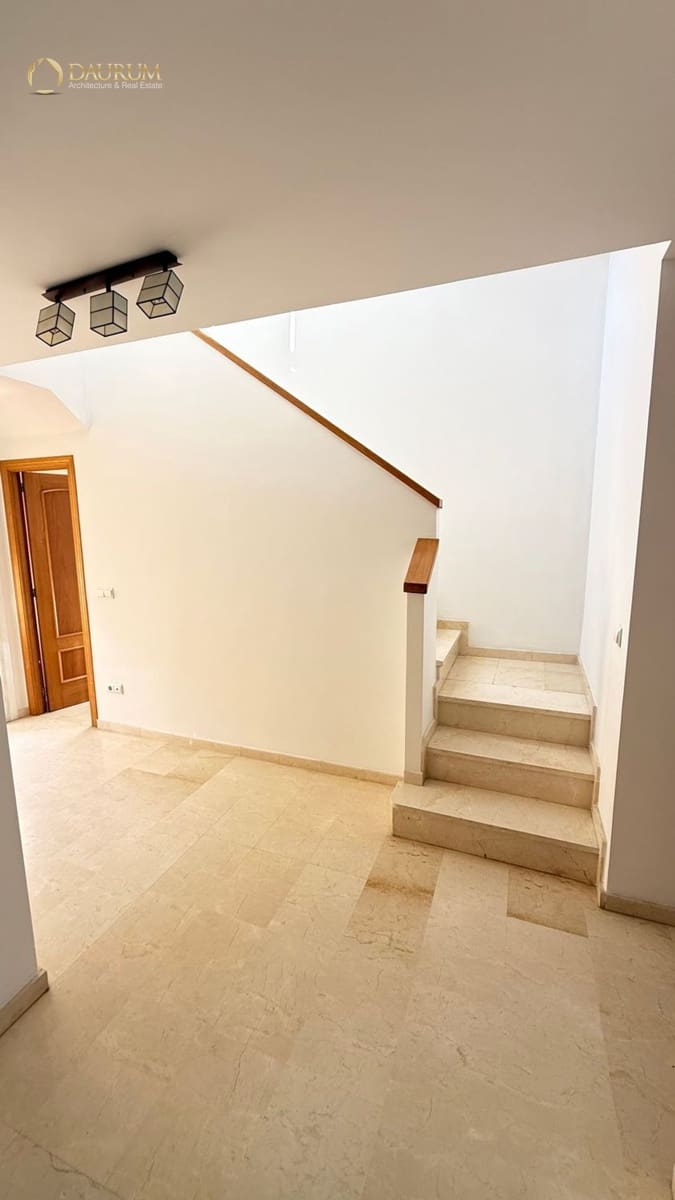 5 sypialnia Willa na sprzedaż w Miasto Alicante / Alacant z basenem garażem - 690 000 € (Ref: 9389990)