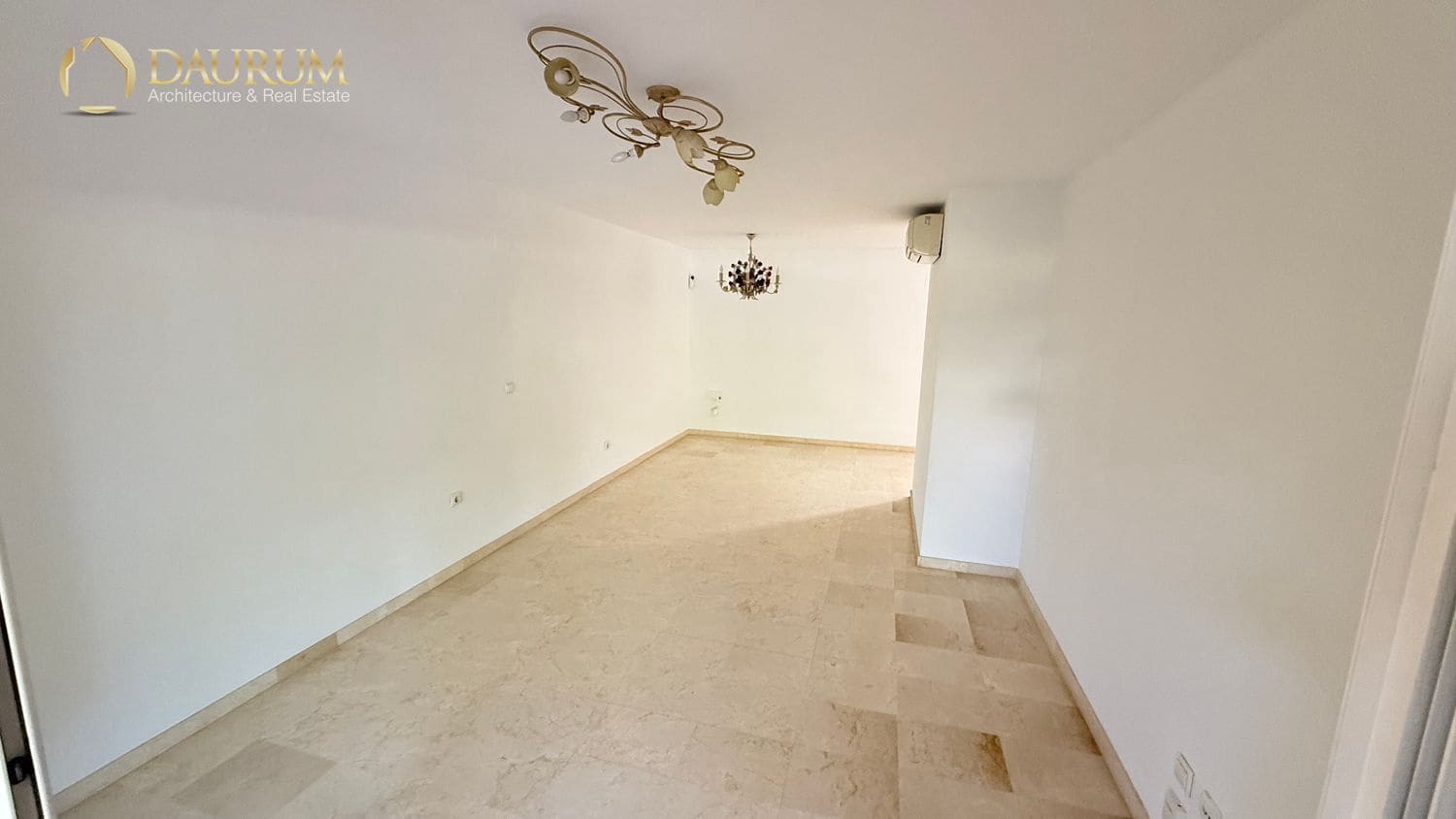 5 sypialnia Willa na sprzedaż w Miasto Alicante / Alacant z basenem garażem - 690 000 € (Ref: 9389990)