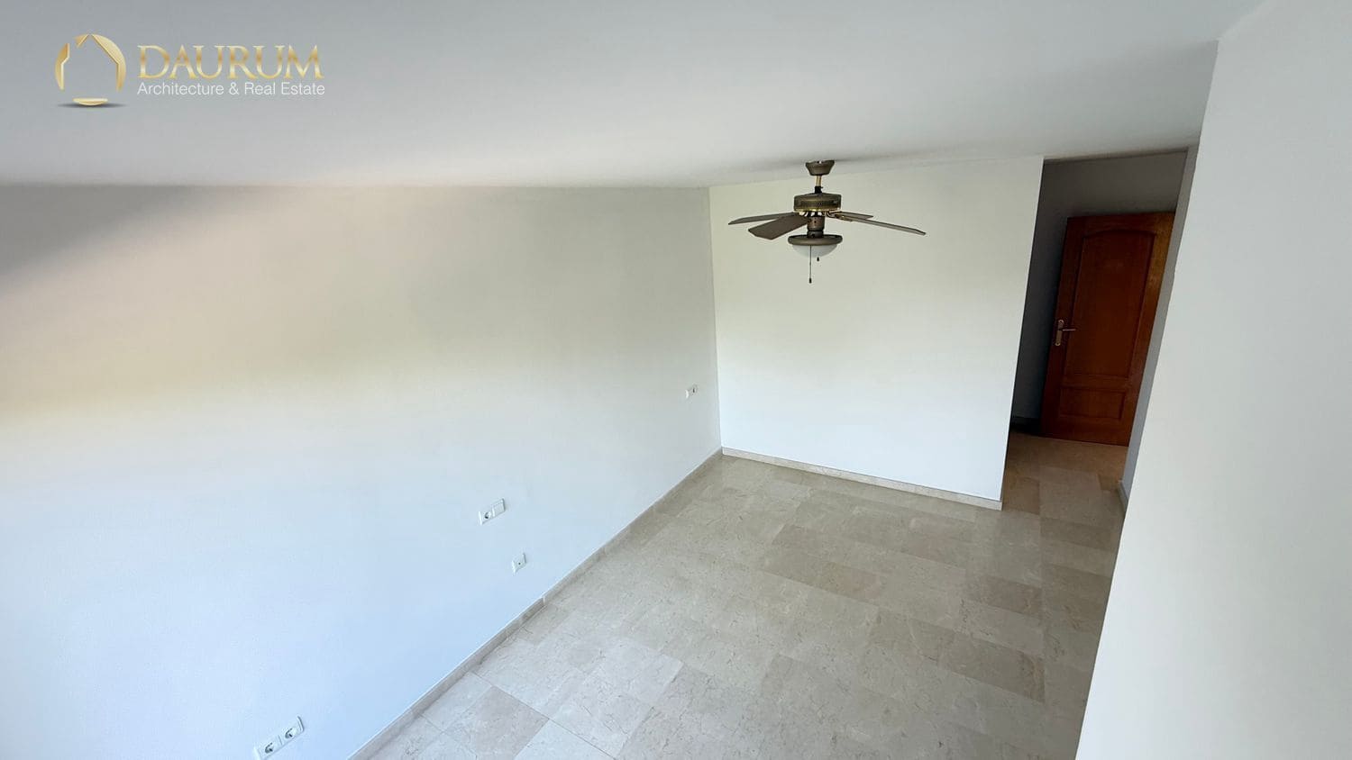 5 sypialnia Willa na sprzedaż w Miasto Alicante / Alacant z basenem garażem - 690 000 € (Ref: 9389990)