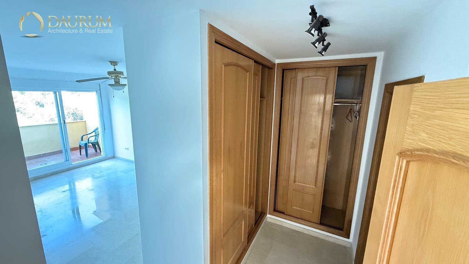 5 sypialnia Willa na sprzedaż w Miasto Alicante / Alacant z basenem garażem - 690 000 € (Ref: 9389990)