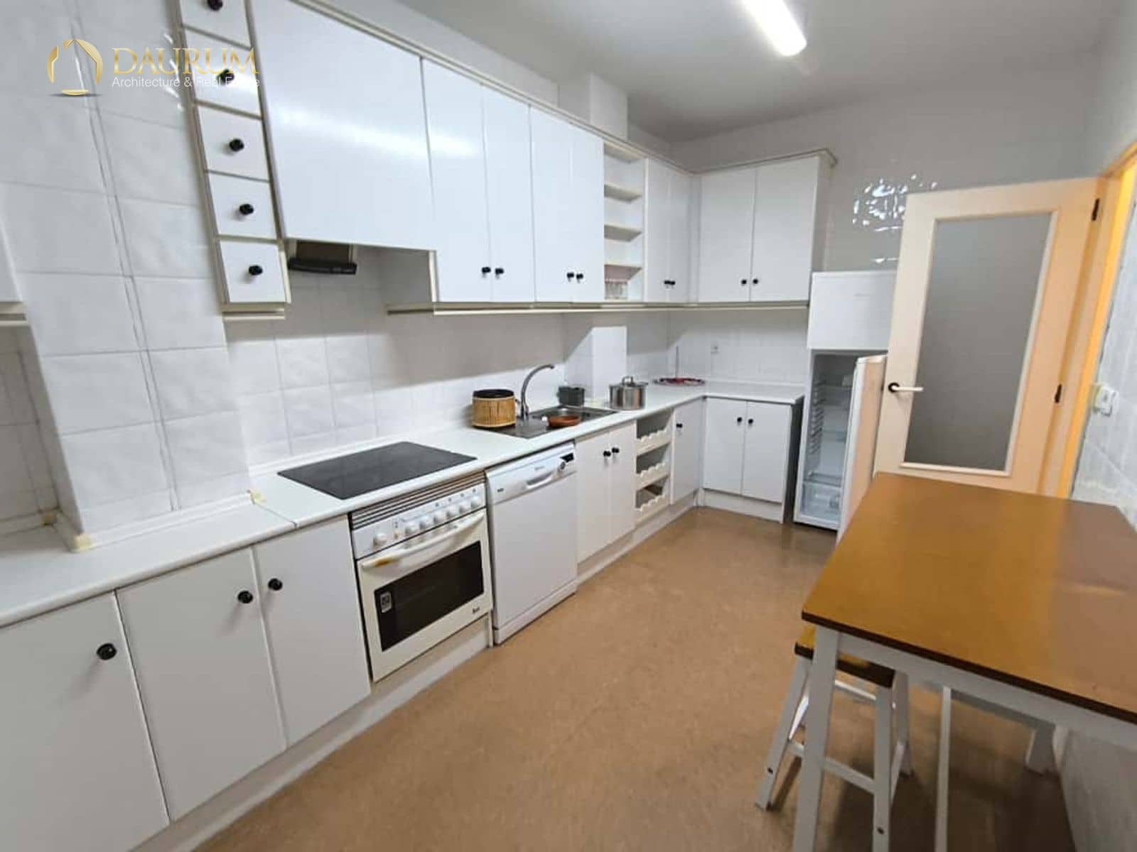 3 bedroom Flat for sale in Alicante / Alacant city - € 450,000 (Ref: 9394375)