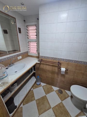 3 soveværelse Lejlighed til salg i Juan XXIII, Alicante by med garage - € 129.900 (Ref: 9396642)