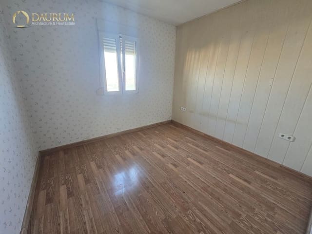 3 soveværelse Lejlighed til salg i Juan XXIII, Alicante by med garage - € 129.900 (Ref: 9396642)