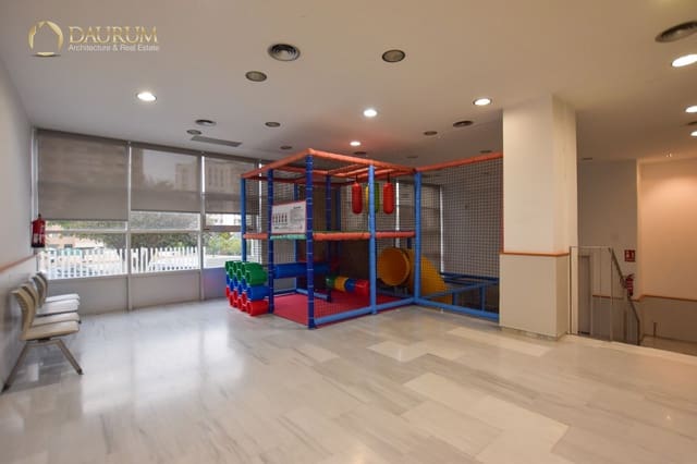 Ático de 2 habitaciones en La Cala de Villajoyosa, La Villajoyosa / Vila Joiosa en venta con piscina garaje - 290.000 € (Ref: 9396794)