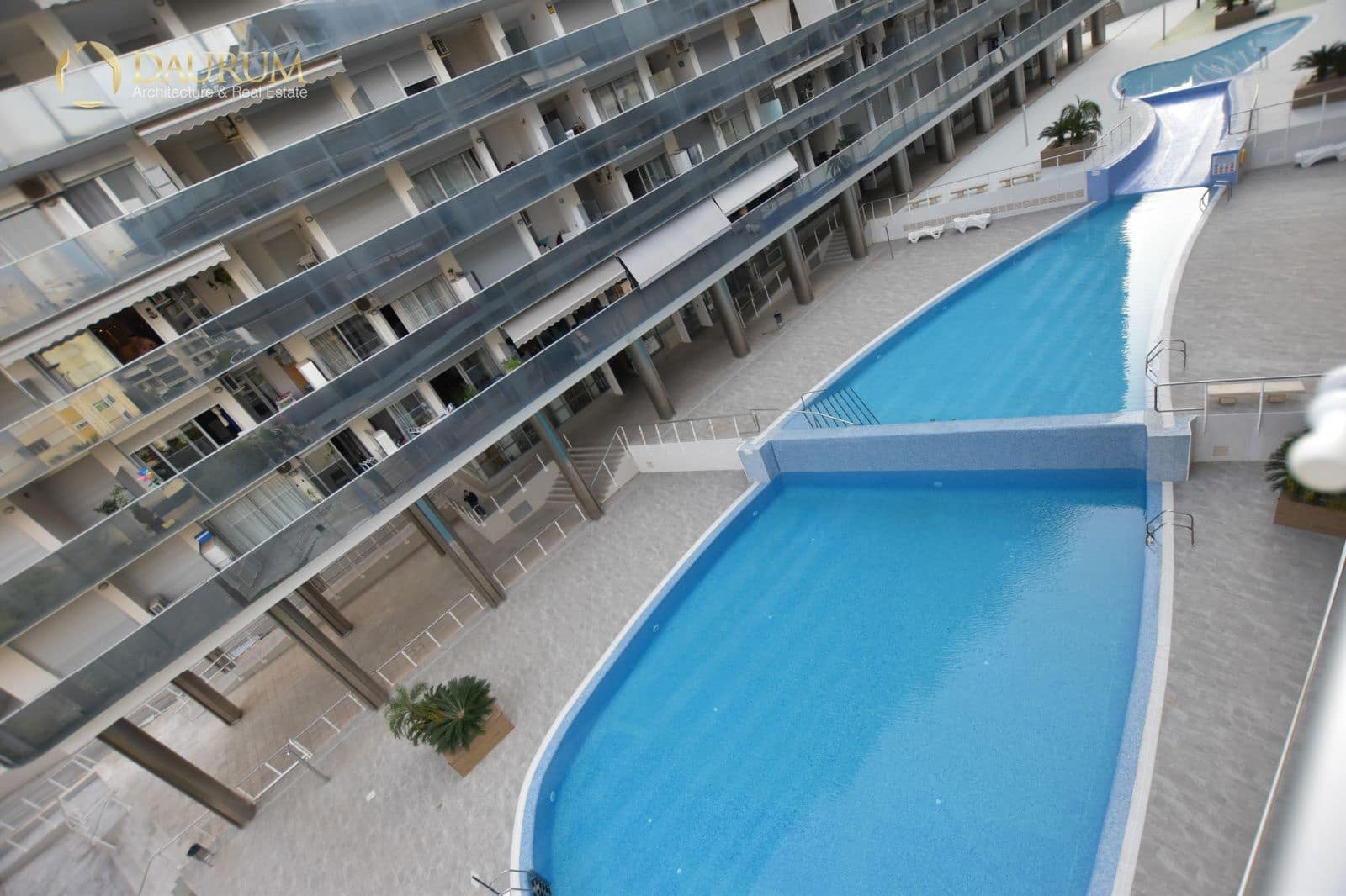 2 makuuhuone Kattohuoneisto myytävänä paikassa La Villajoyosa / Vila Joiosa mukana uima-altaan 
autotalli - 290 000 € (Ref: 9396794)