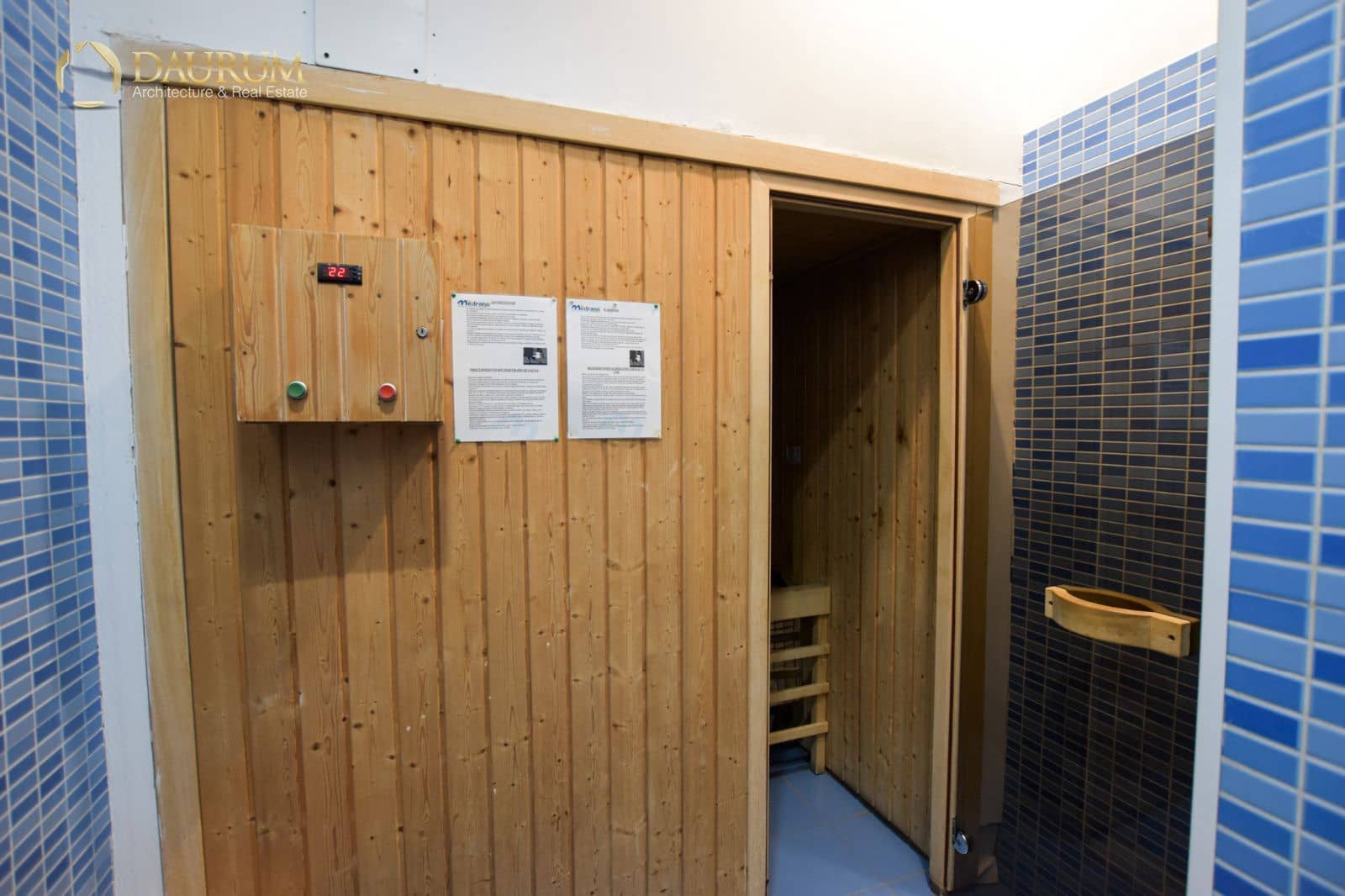 2 makuuhuone Kattohuoneisto myytävänä paikassa La Villajoyosa / Vila Joiosa mukana uima-altaan 
autotalli - 290 000 € (Ref: 9396794)