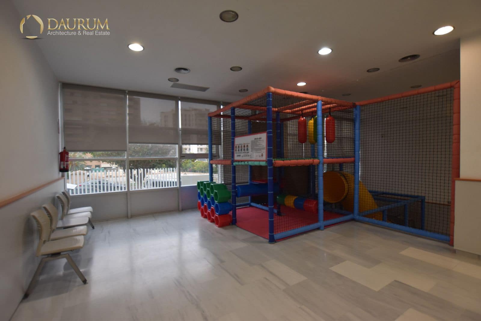 2 makuuhuone Kattohuoneisto myytävänä paikassa La Villajoyosa / Vila Joiosa mukana uima-altaan 
autotalli - 290 000 € (Ref: 9396794)