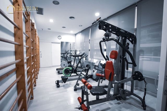 Ático de 2 habitaciones en La Cala de Villajoyosa, La Villajoyosa / Vila Joiosa en venta con piscina garaje - 290.000 € (Ref: 9396794)