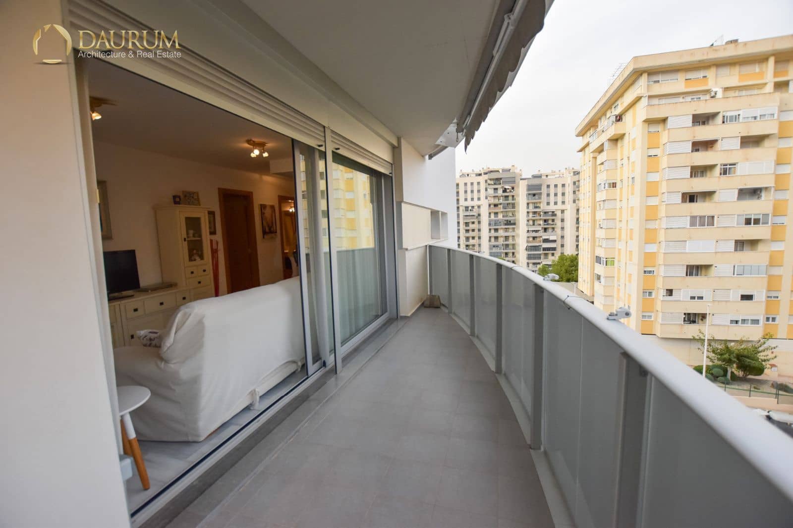 2 makuuhuone Kattohuoneisto myytävänä paikassa La Villajoyosa / Vila Joiosa mukana uima-altaan 
autotalli - 290 000 € (Ref: 9396794)