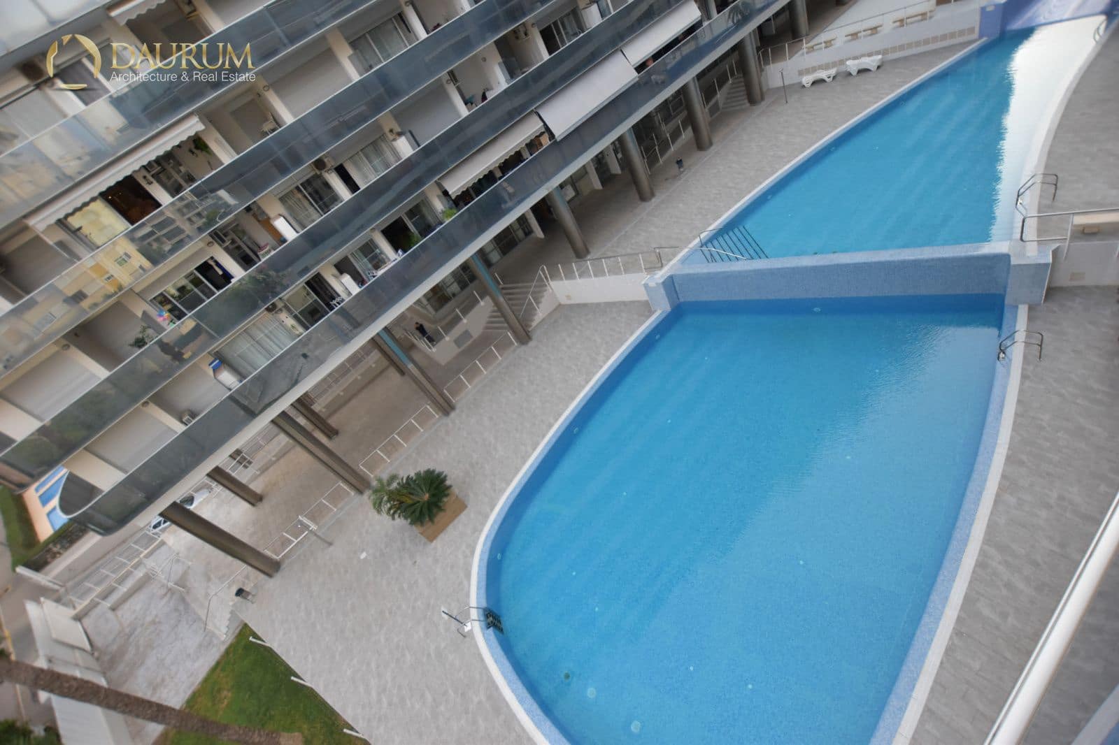 2 makuuhuone Kattohuoneisto myytävänä paikassa La Villajoyosa / Vila Joiosa mukana uima-altaan 
autotalli - 290 000 € (Ref: 9396794)