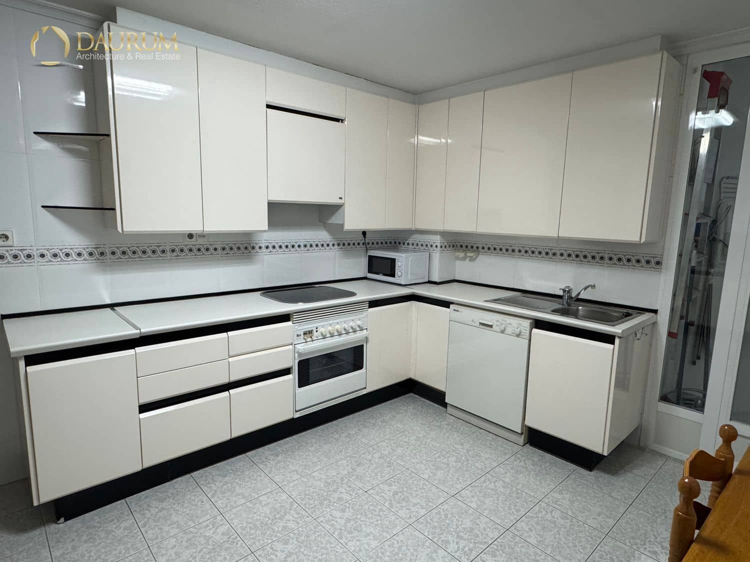 3 sypialnia Mieszkanie na sprzedaż w Miasto Alicante / Alacant z garażem - 750 000 € (Ref: 9400022)