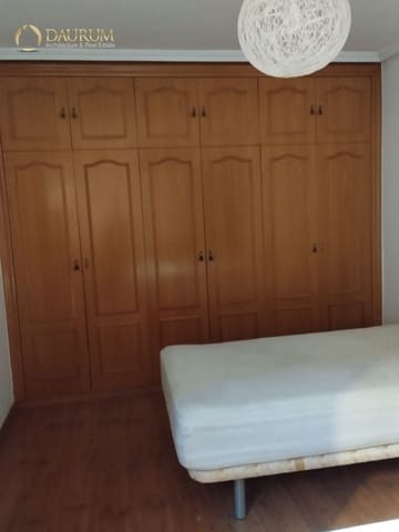 4 slaapkamer Flat te koop in Villena - € 140.000 (Ref: 9401963)