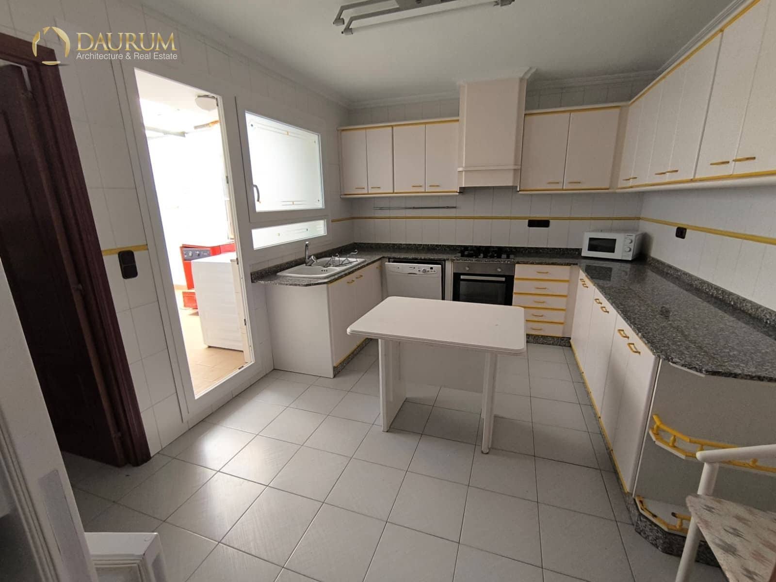 4 soverom Leilighet til salgs i Villena - € 140 000 (Ref: 9401963)