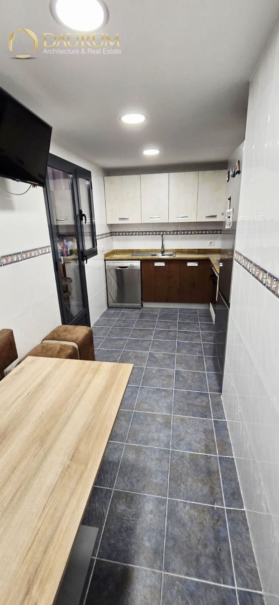 3 soverom Leilighet til salgs i Alicante by med svømmebasseng garasje - € 285 000 (Ref: 9401964)