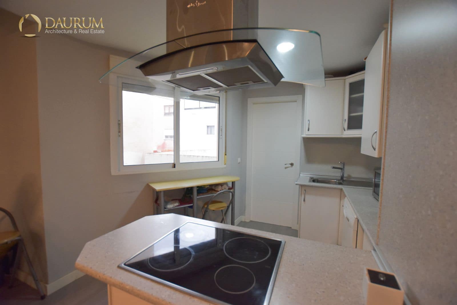 2 bedroom Flat for sale in San Vicente / Sant Vicent del Raspeig - € 230,000 (Ref: 9402474)