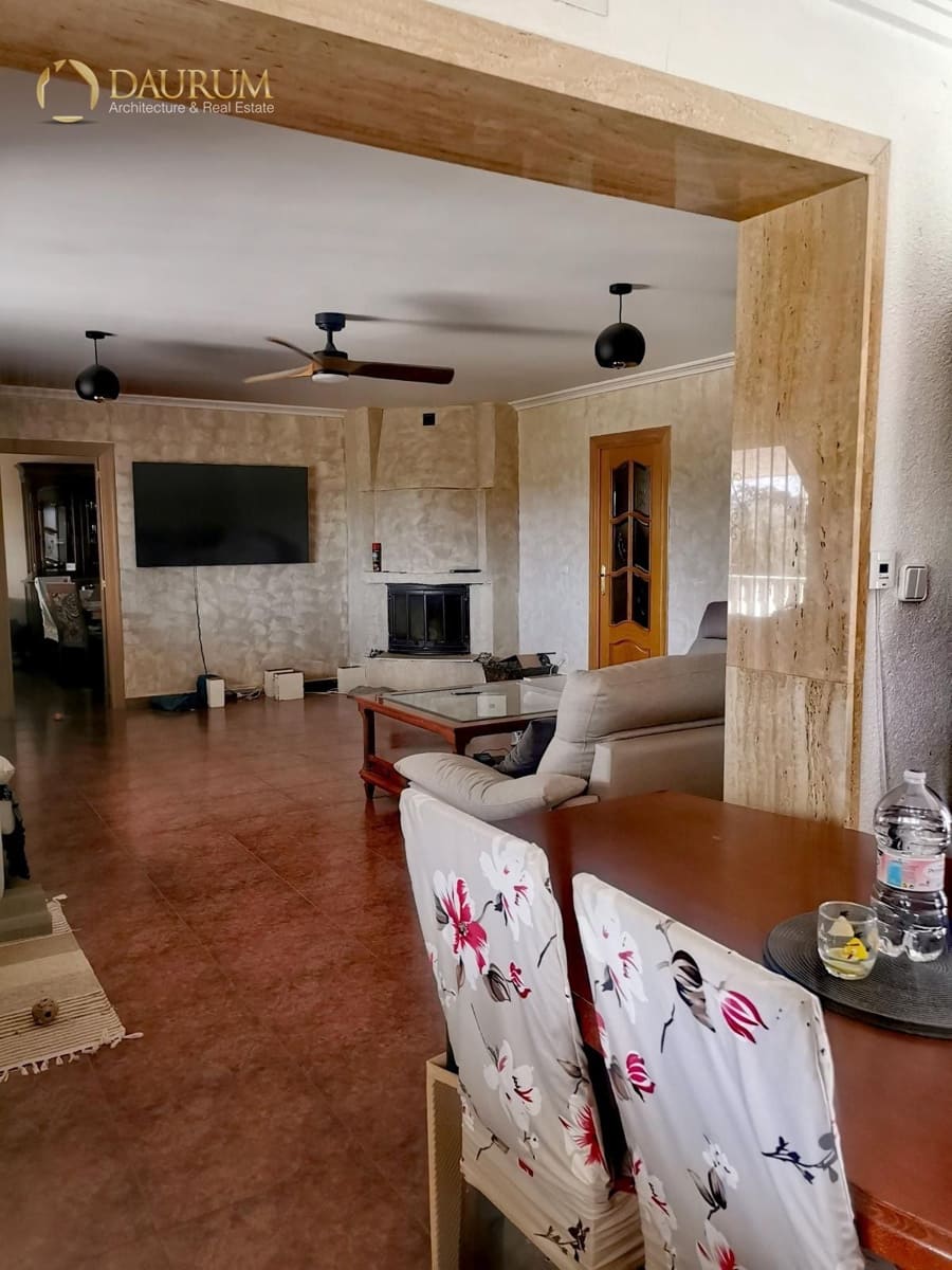 5 bedroom Villa for sale in Novelda with pool garage - € 425,000 (Ref: 9419482)
