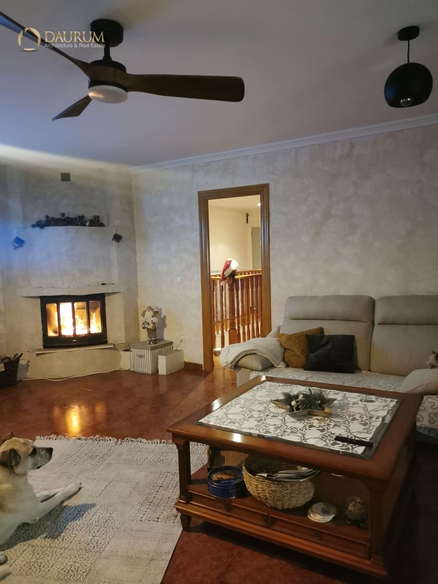 5 bedroom Villa for sale in Novelda with pool garage - € 425,000 (Ref: 9419482)