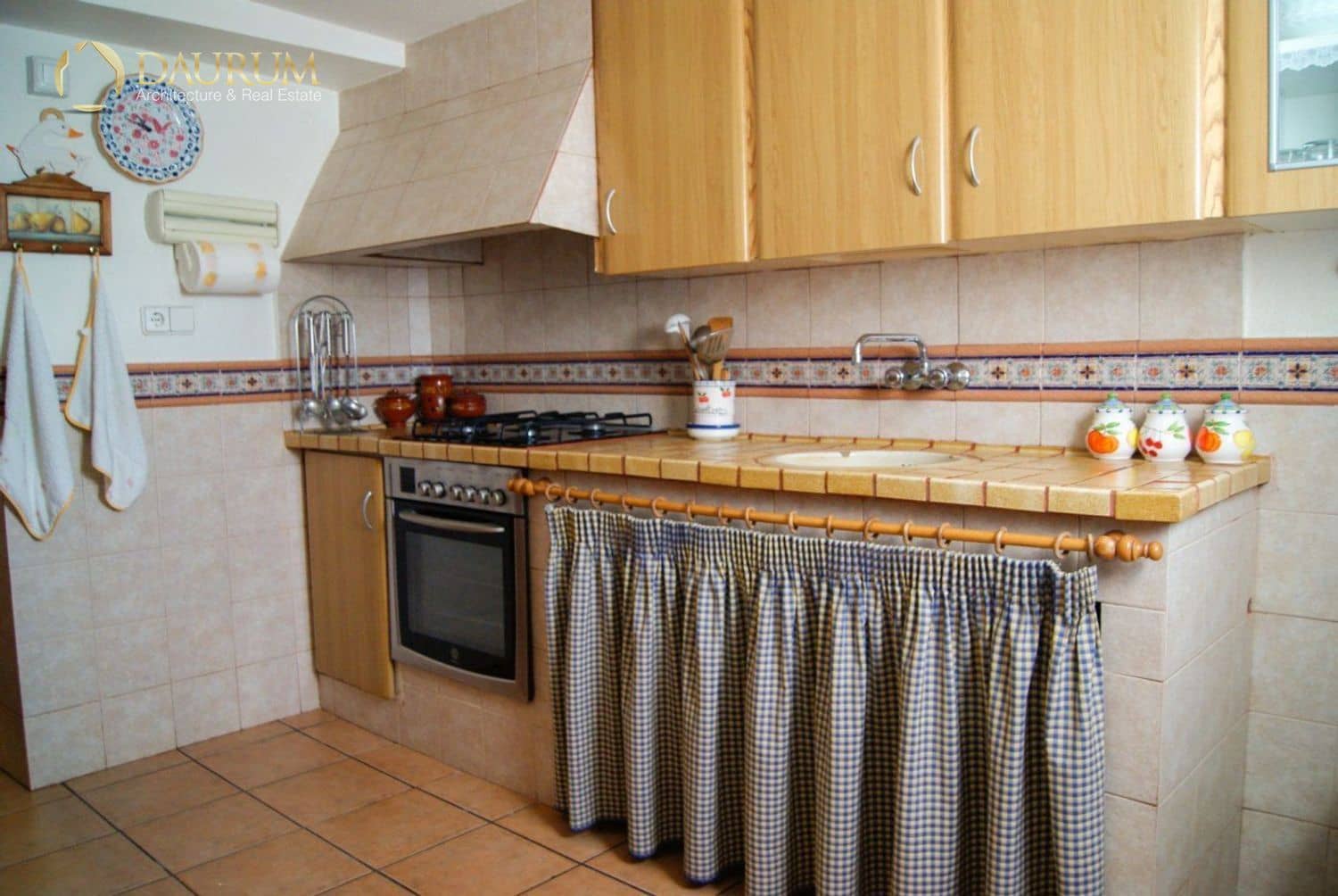 5 bedroom Villa for sale in Novelda with pool garage - € 425,000 (Ref: 9419482)