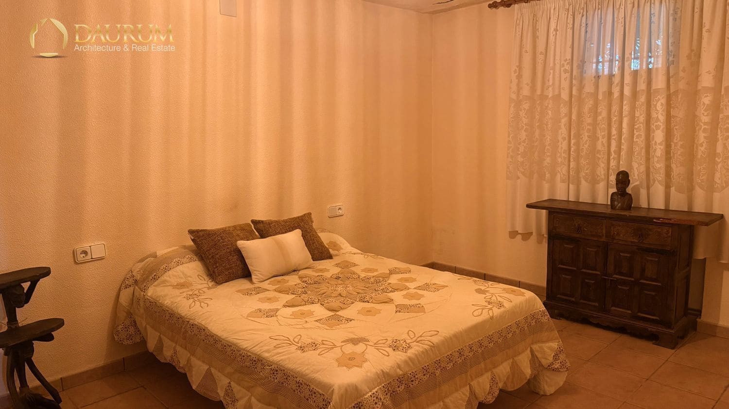 5 bedroom Villa for sale in Novelda with pool garage - € 425,000 (Ref: 9419482)