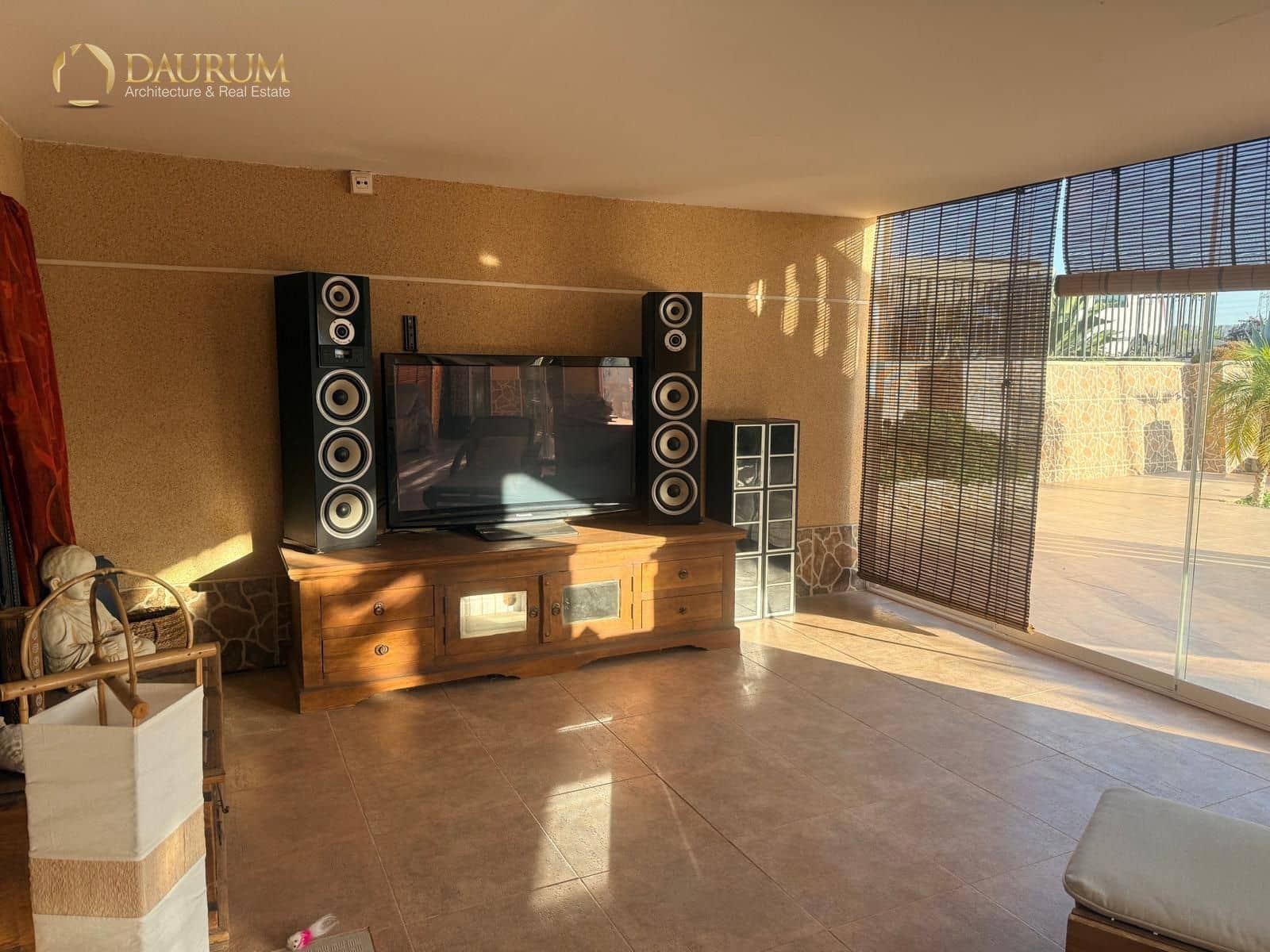 5 bedroom Villa for sale in Novelda with pool garage - € 425,000 (Ref: 9419482)