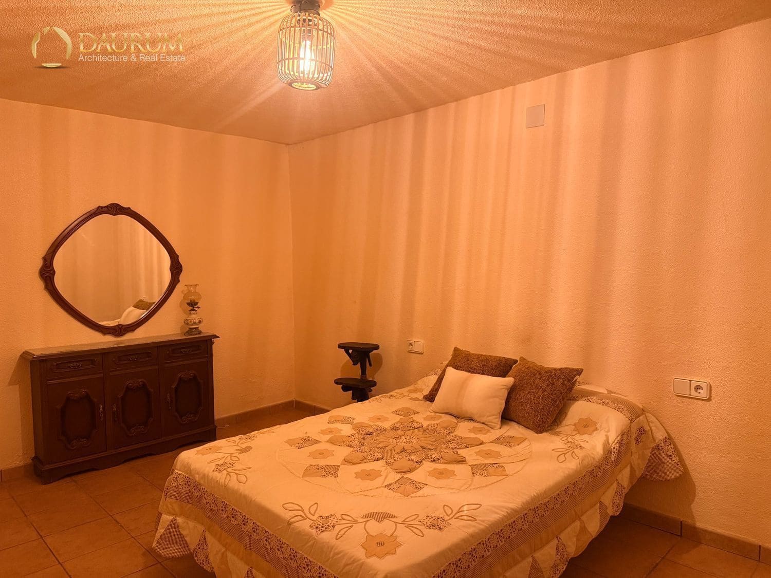 5 bedroom Villa for sale in Novelda with pool garage - € 425,000 (Ref: 9419482)