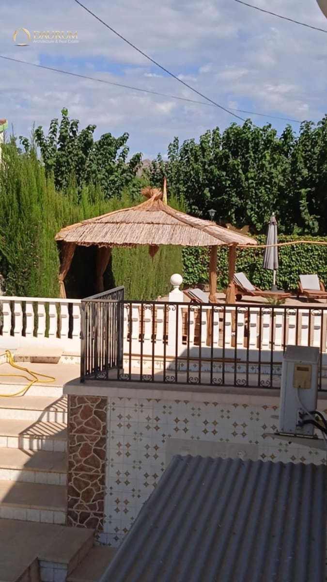 5 bedroom Villa for sale in Novelda with pool garage - € 425,000 (Ref: 9419482)