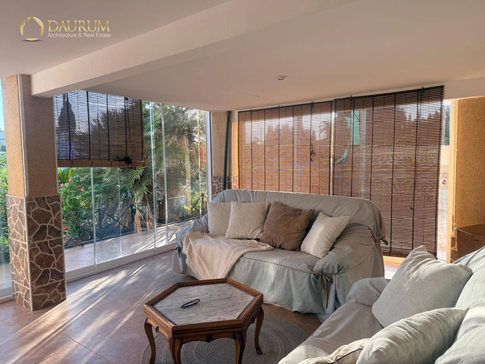 5 bedroom Villa for sale in Novelda with pool garage - € 425,000 (Ref: 9419482)