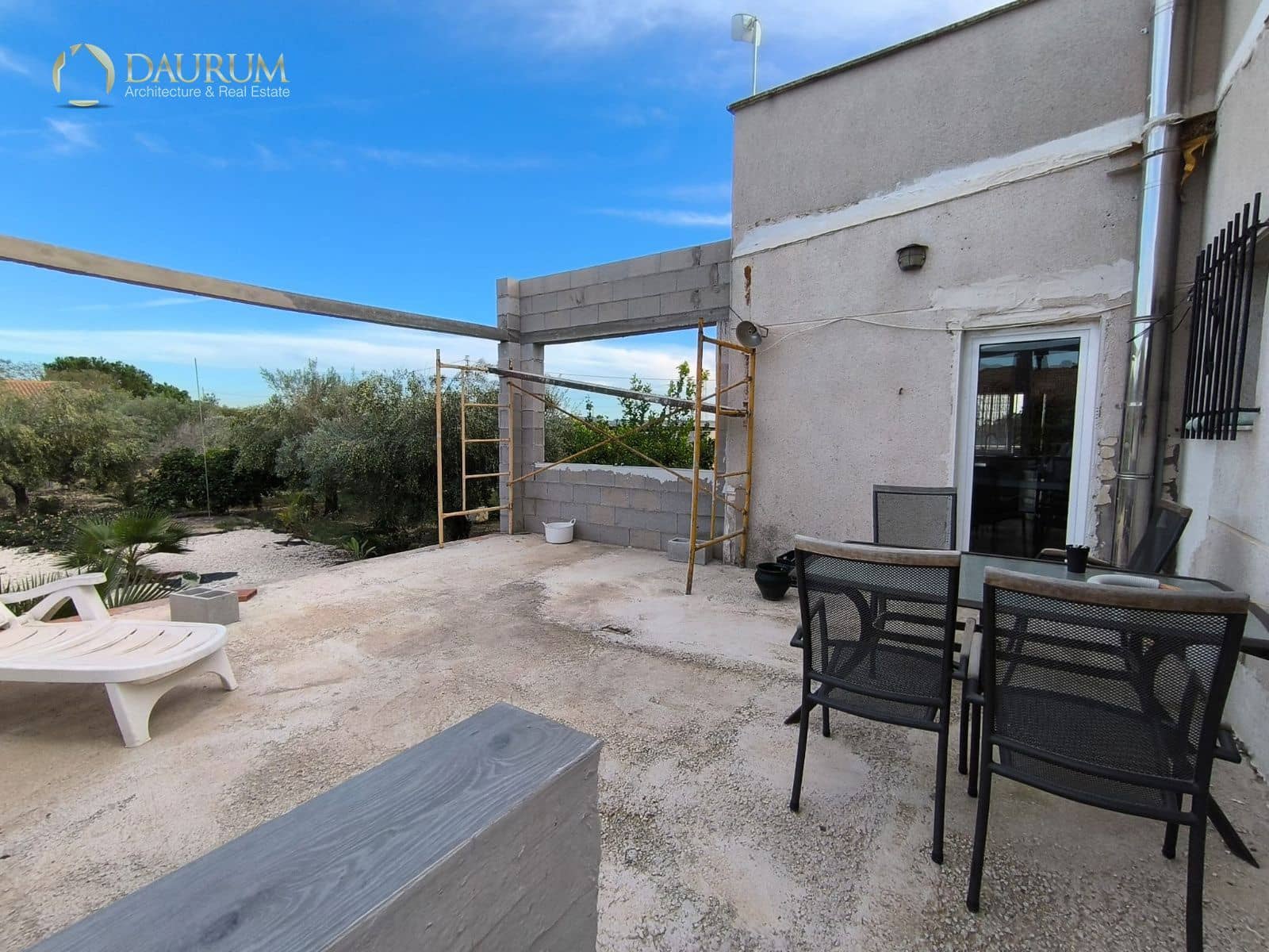 5 bedroom Villa for sale in Novelda with pool garage - € 425,000 (Ref: 9419482)