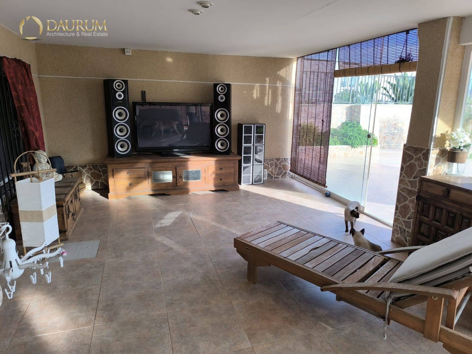 5 bedroom Villa for sale in Novelda with pool garage - € 425,000 (Ref: 9419482)