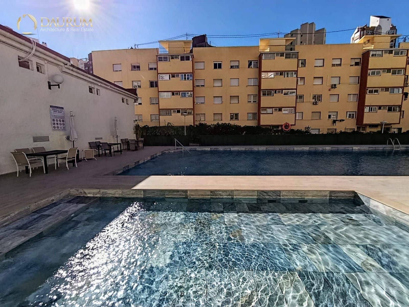 1 soverom Leilighet til salgs i Benidorm med svømmebasseng garasje - € 180 000 (Ref: 9419484)