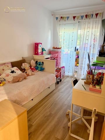 Piso de 4 habitaciones en Alicante / Alacant ciudad en venta - 300.000 € (Ref: 9428760)