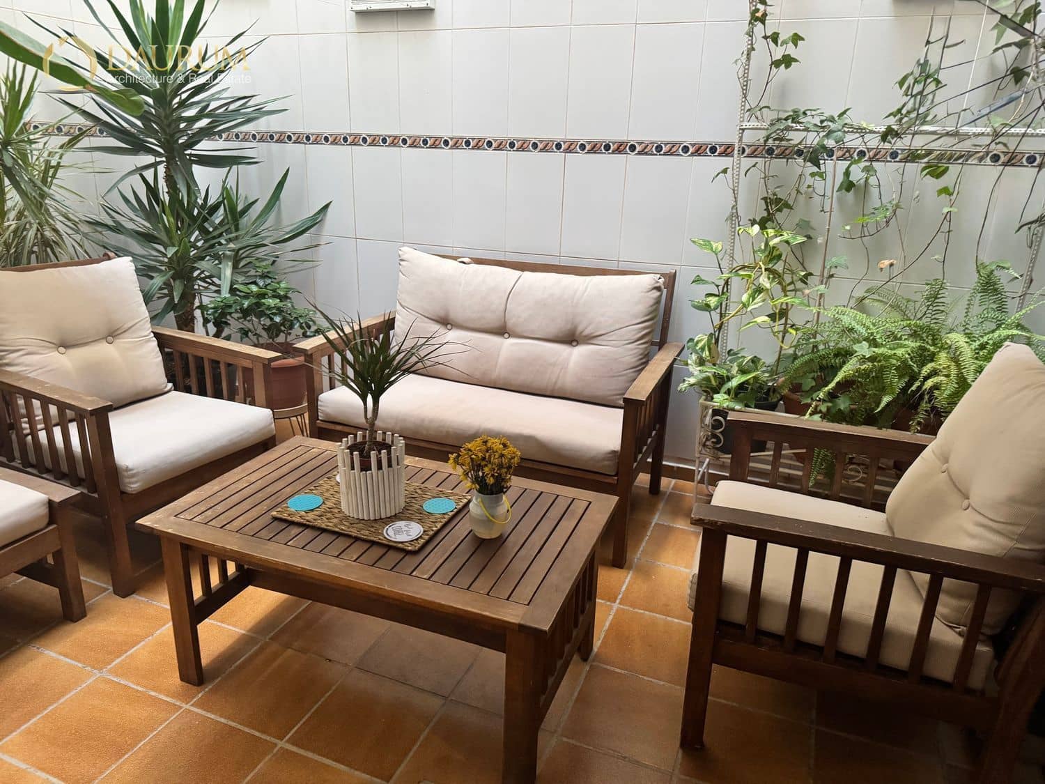 4 bedroom Flat for sale in Alicante / Alacant city - € 300,000 (Ref: 9428760)