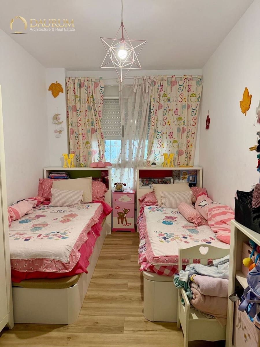 4 sovrum Lägenhet till salu i Alicante stad - 296 000 € (Ref: 9428760)