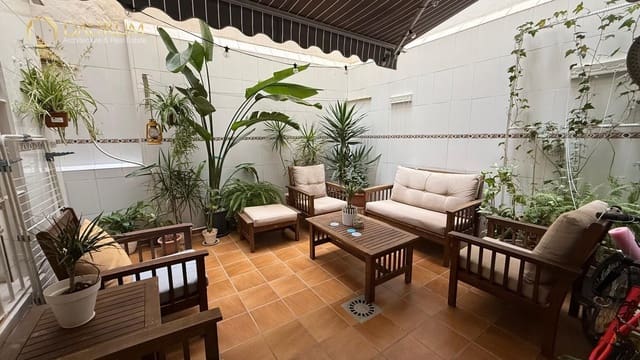 4 sovrum Lägenhet till salu i Alicante stad - 296 000 € (Ref: 9428760)