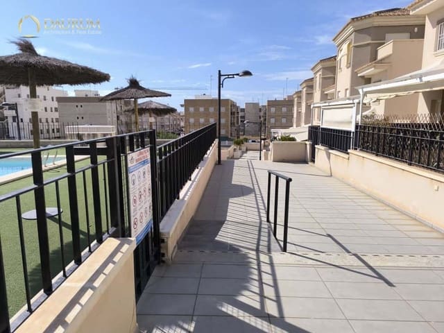 3 sypialnia Willa na sprzedaż w Calas Santiago Bernabéu, Santa Pola z basenem garażem - 410 000 € (Ref: 9445736)