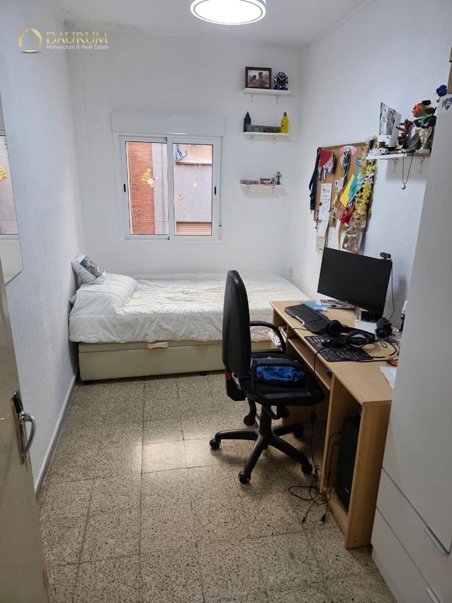 4 soverom Leilighet til salgs i Alicante by - € 139 000 (Ref: 9473444)