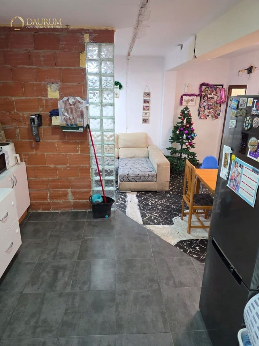 4 soverom Leilighet til salgs i Alicante by - € 139 000 (Ref: 9473444)