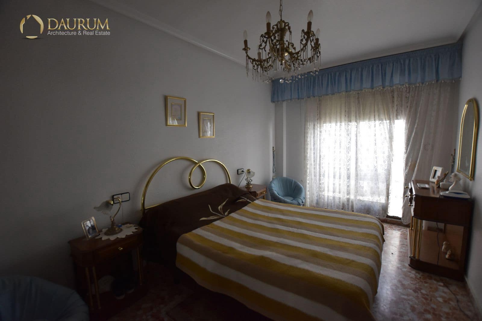 4 Zimmer Villa zu verkaufen in Elda mit Garage - 198.000 € (Ref: 9474557)