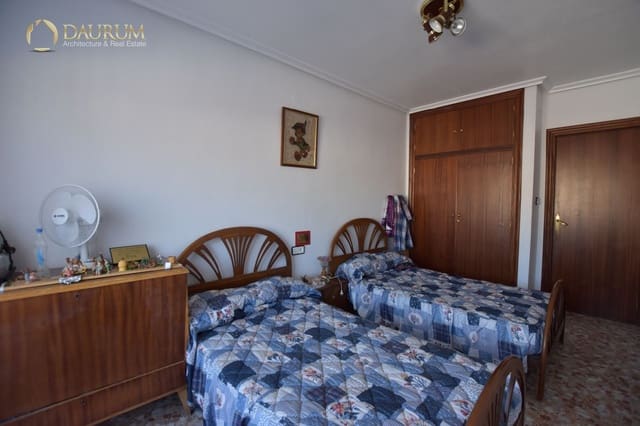 4 quarto Moradia para venda em Elda com garagem - 198 000 € (Ref: 9474557)