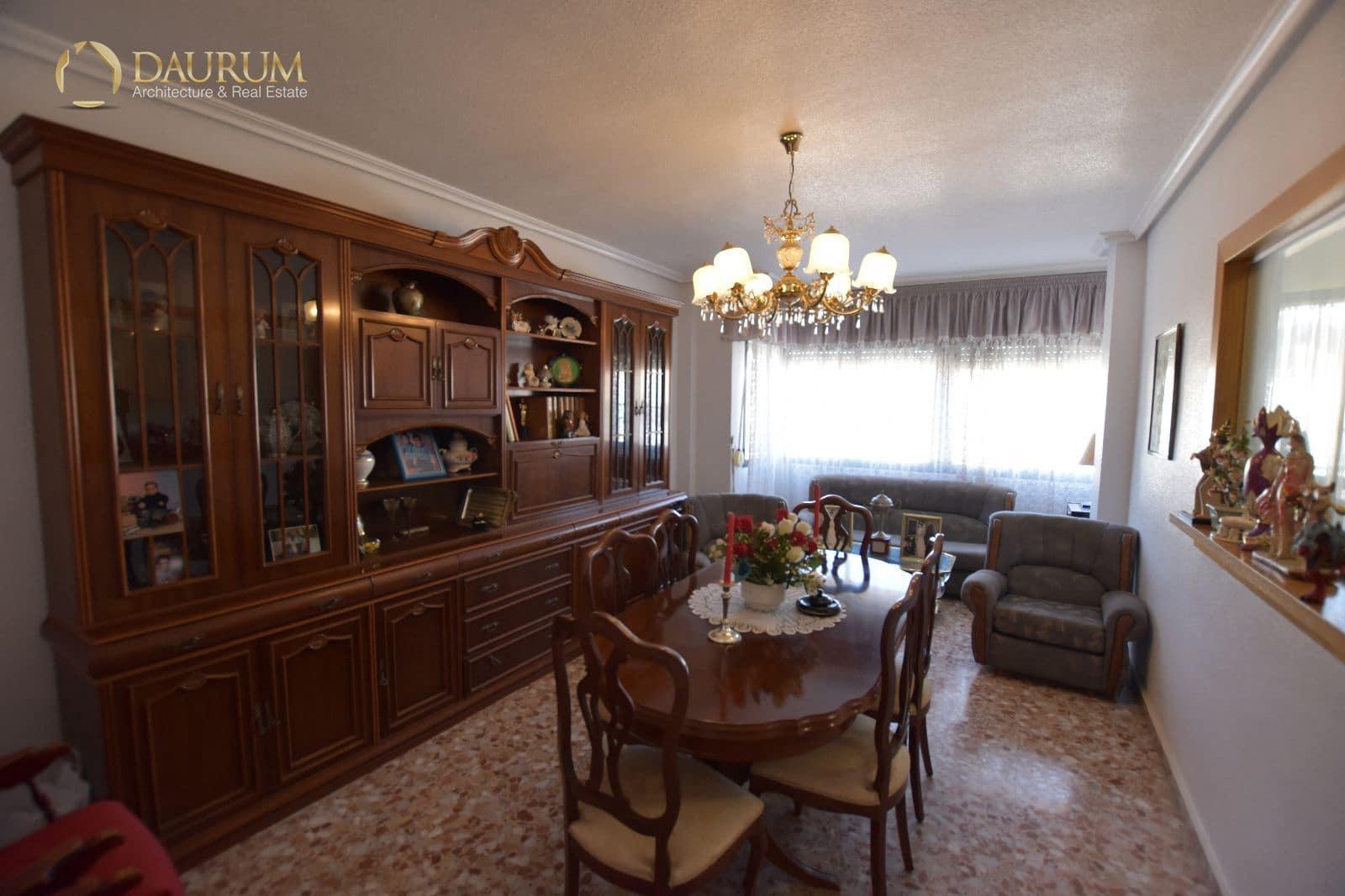 4 Zimmer Villa zu verkaufen in Elda mit Garage - 198.000 € (Ref: 9474557)